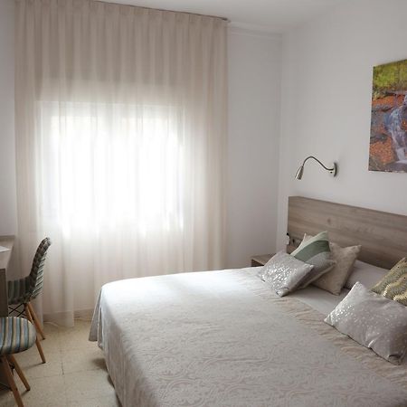 Hostal Torras Сант Хилари Сакалм Екстериор снимка