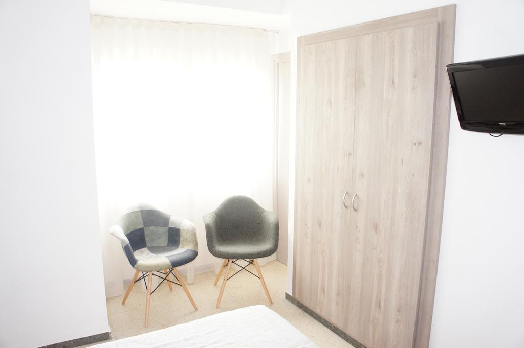 Hostal Torras Сант Хилари Сакалм Екстериор снимка