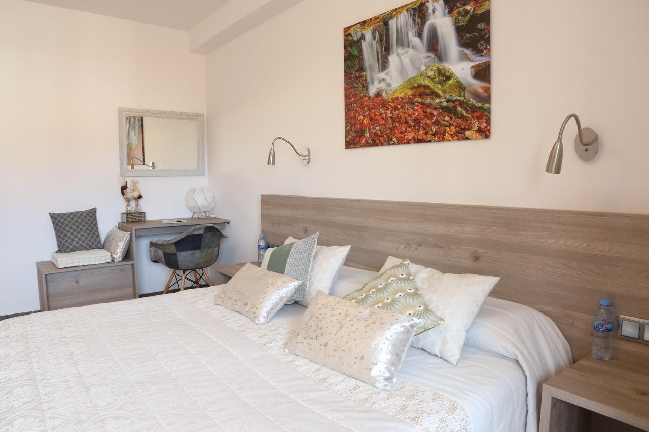 Hostal Torras Сант Хилари Сакалм Екстериор снимка