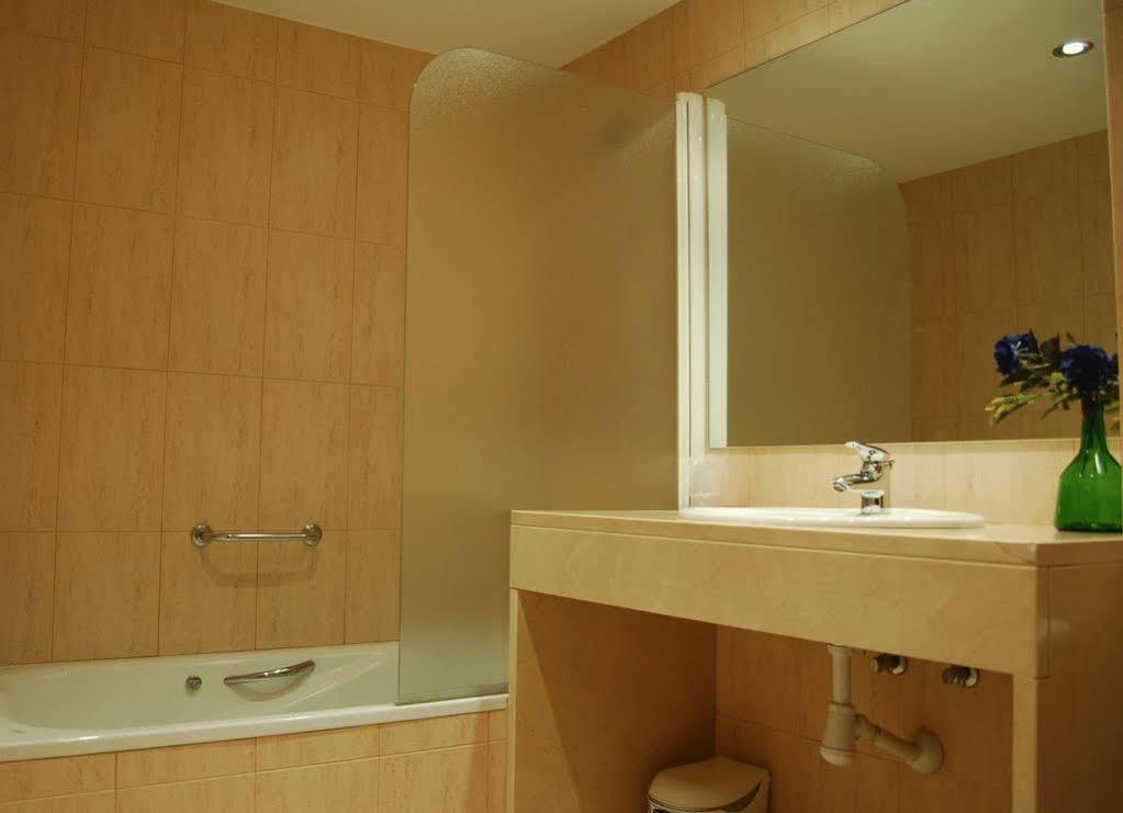 Hostal Torras Сант Хилари Сакалм Екстериор снимка