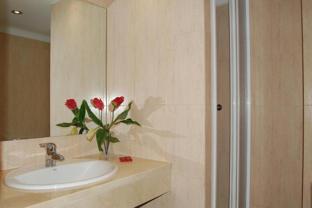 Hostal Torras Сант Хилари Сакалм Стая снимка